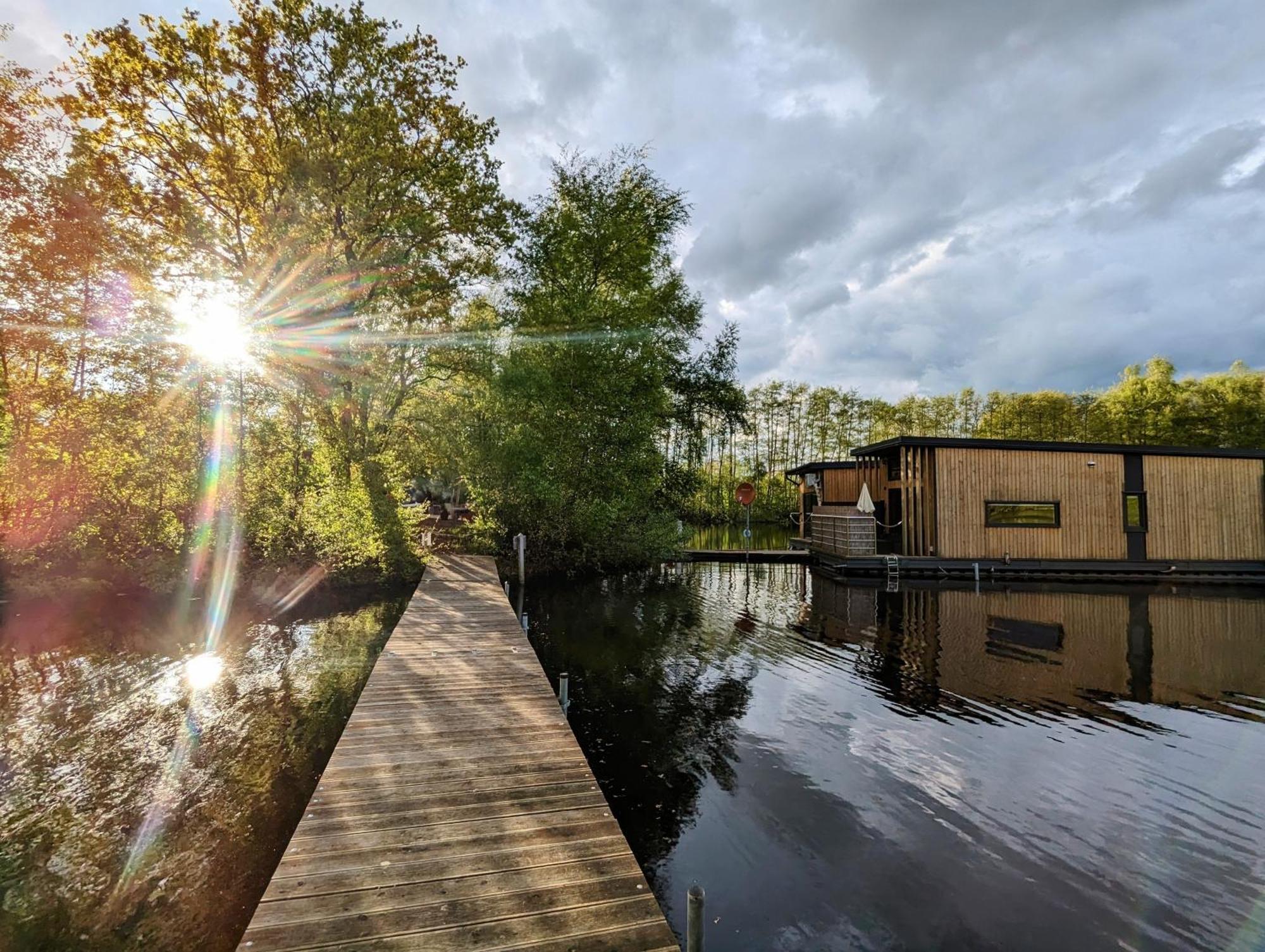Hausboot Lena Hotell Papenburg Eksteriør bilde